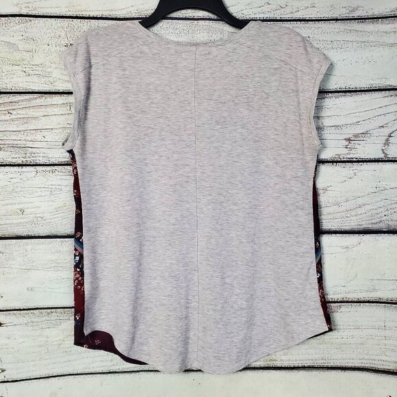 Maurices Women’s Top Size M Burgundy Mixed Print Cap Sleeve Stud Shoulder Blouse - Picture 3 of 6